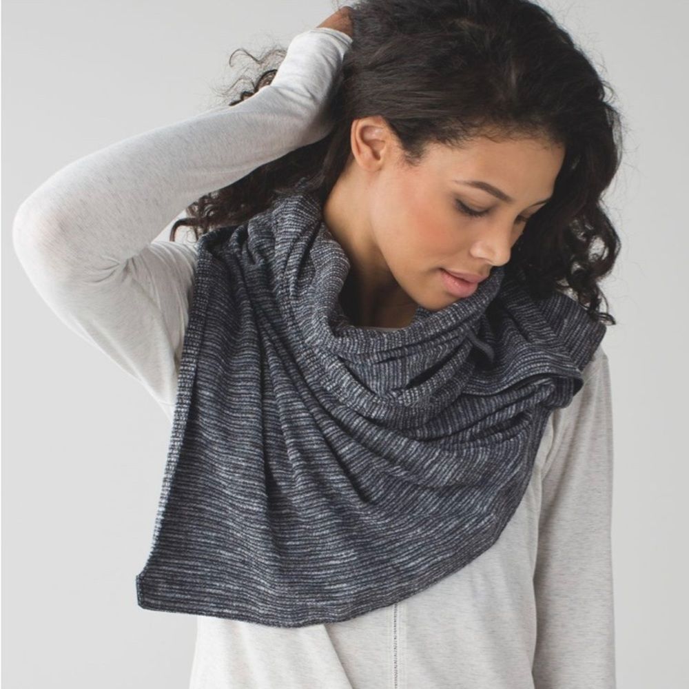 Lululemon Vinyasa Scarf
Coco Pique Black White OS MSRP$48 - Picture 5 of 10